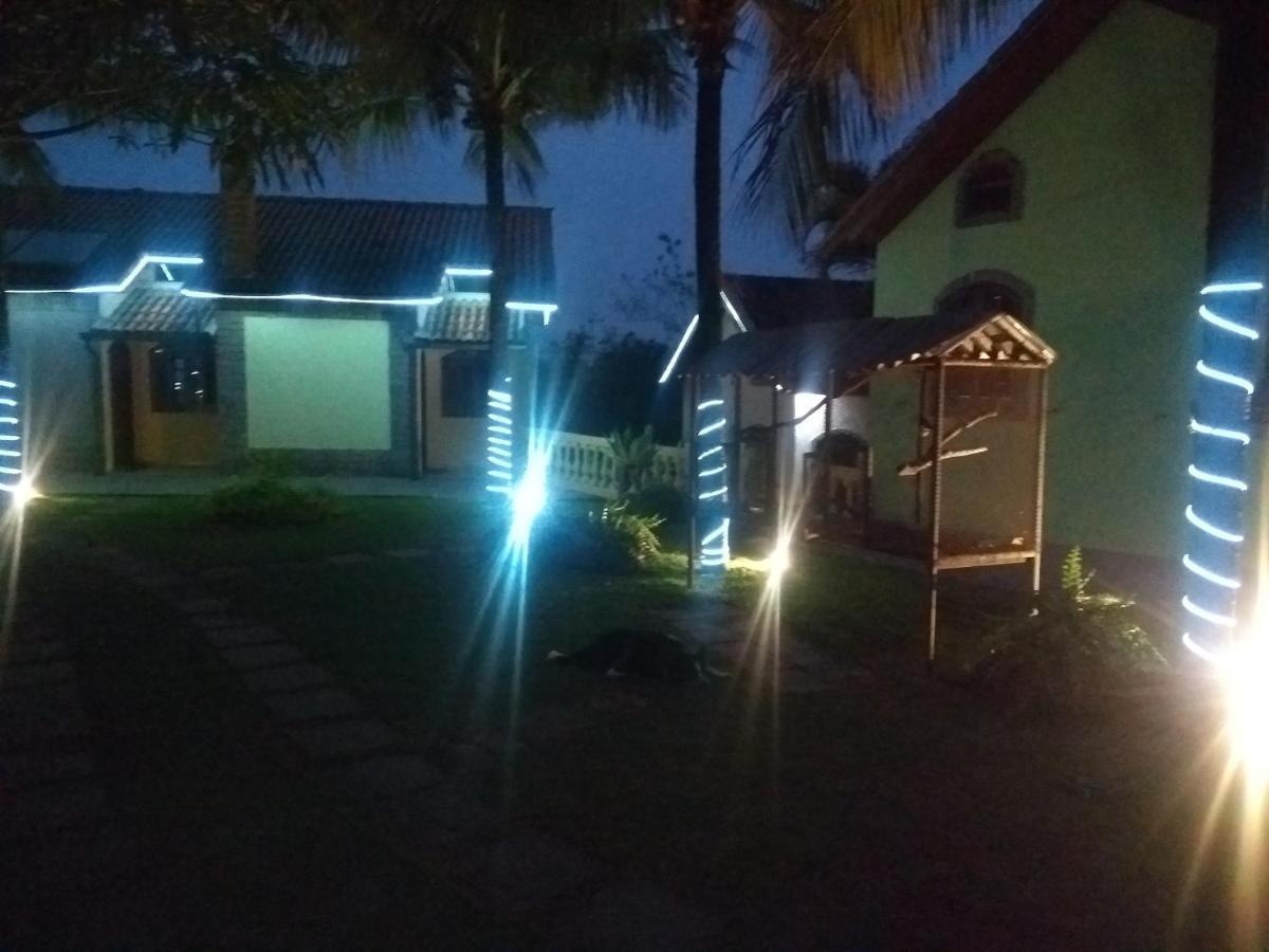 Pousada Nossa Senhora Penedo  Zewnętrze zdjęcie A view of the resort at night